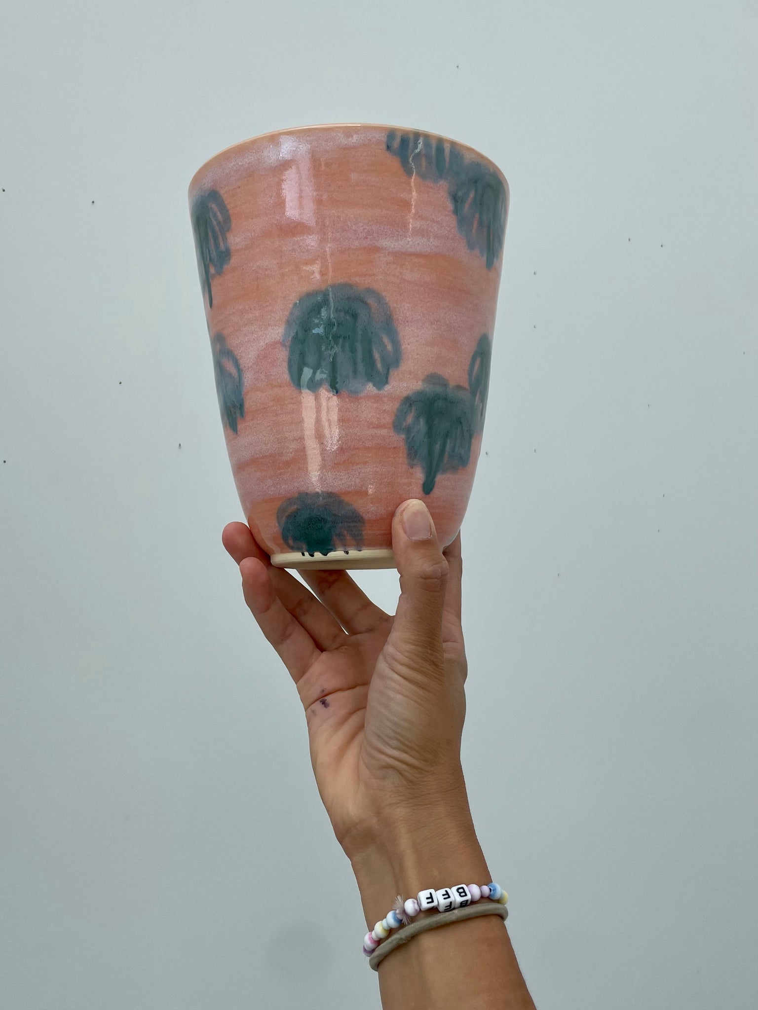 Dreamy Cloudy Droopy Flower vase 1