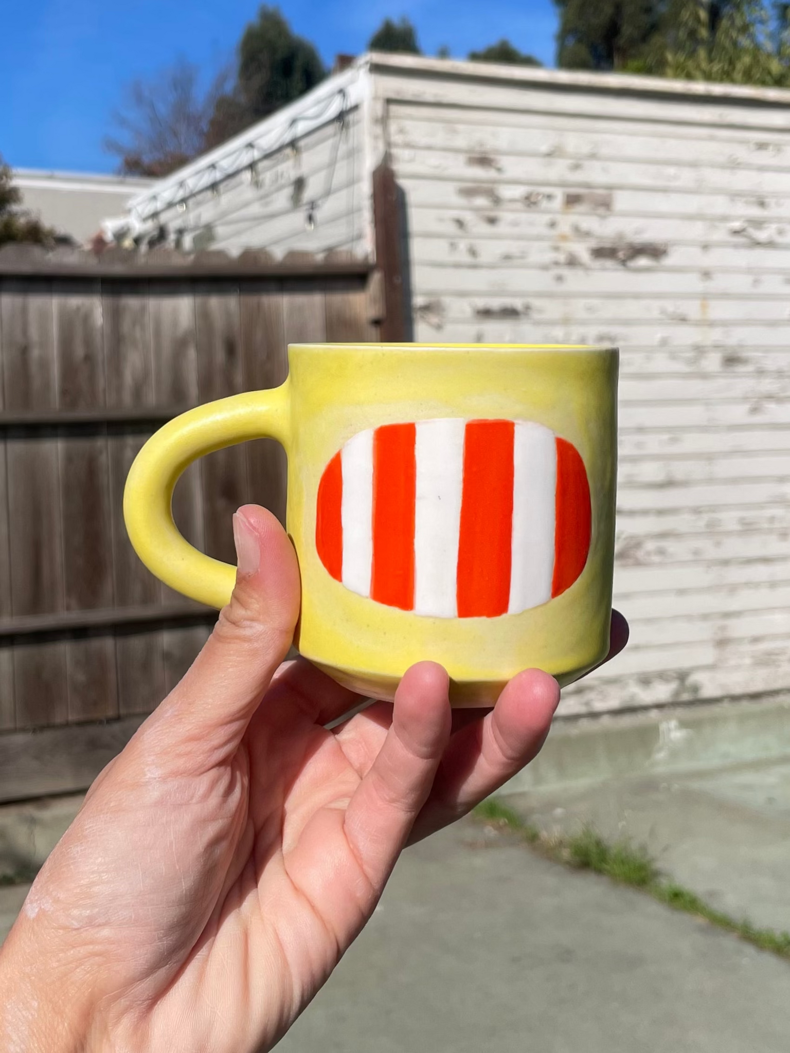 MUG matte yellow w tomato